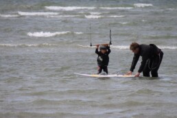 Kind und Vater im Wasser