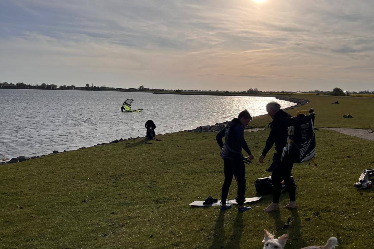 Kiter_am_meer_mit_Hund