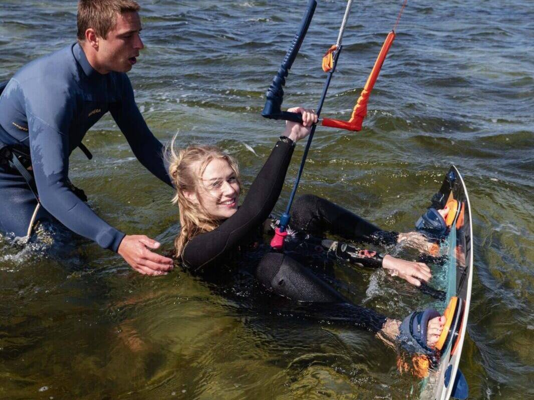 mann frau im wasser
